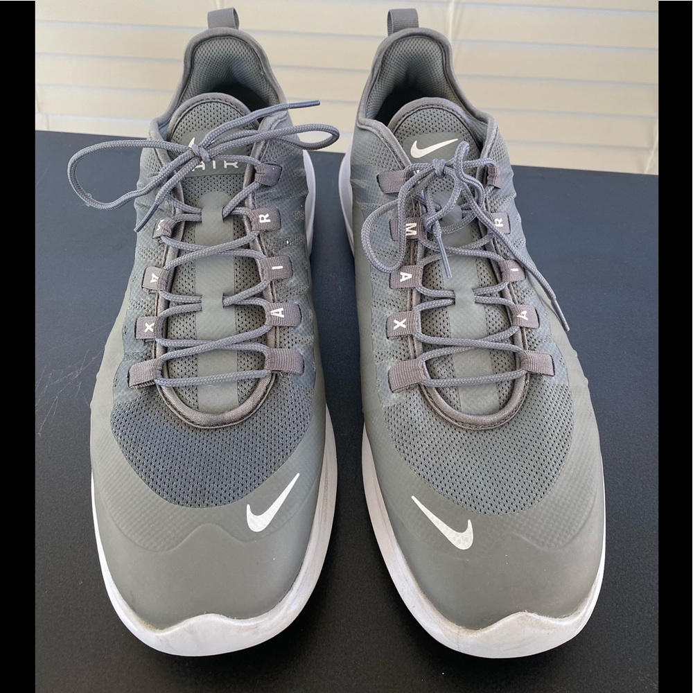 NIKE Air Max Gray AA2146-002 US Men’s Size 13. In perfect pre-owned condition!!